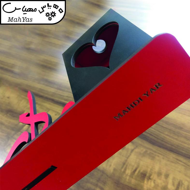 گلدان به همراه گل مصنوعی مهدی یار طرح مادر