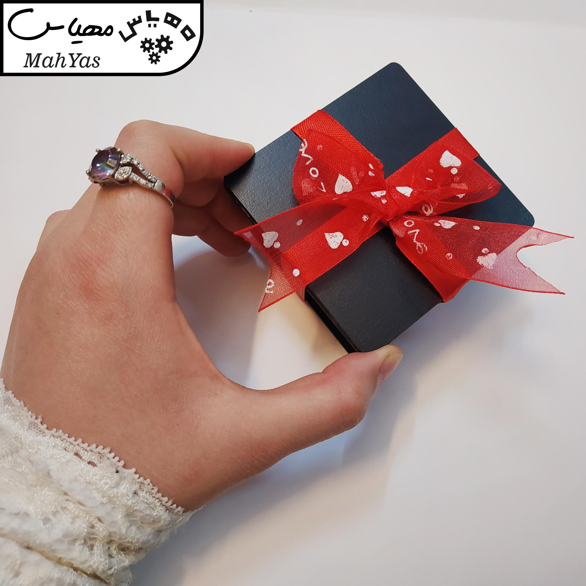 جعبه گل مصنوعی مدل عشق